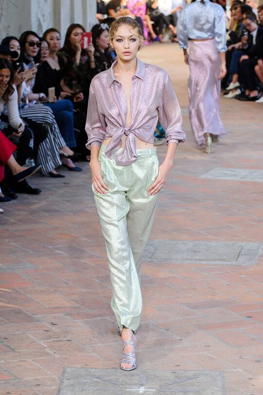 Runway-Bild der Alberta Ferretti Frühjahr/Sommer 2018 Show in Mailand