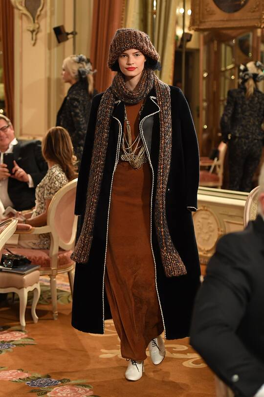 Chanel Collection des Metiers d'Art 2016/17 Paris Cosmopolite