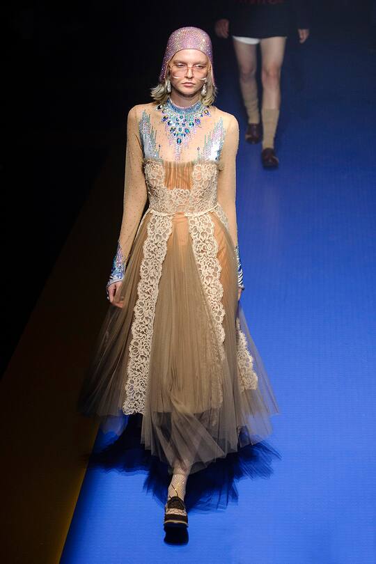 Runway-Bild der Gucci Frühjahr/Sommer 2018 Kollektion aus Mailand