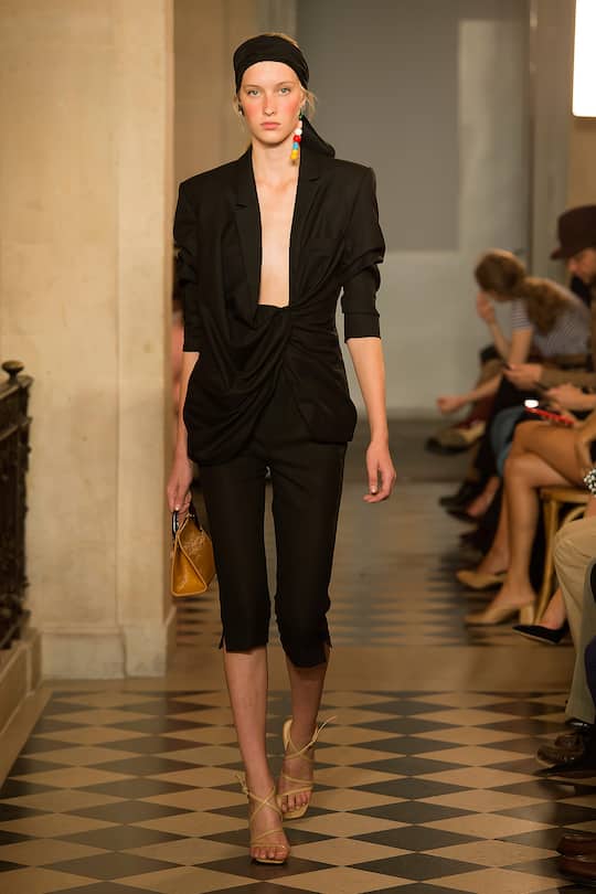 Runway-Bild der Jacquemus Frühjahr/Sommer 2018 Show in Paris