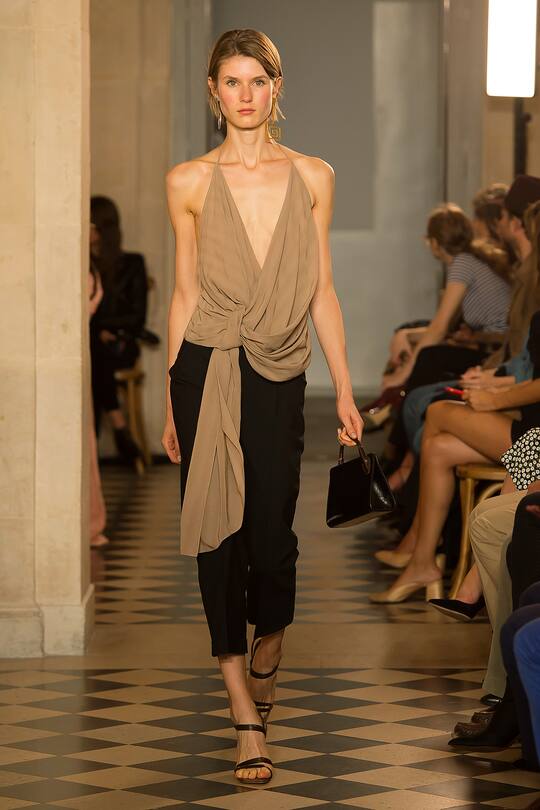 Runway-Bild der Jacquemus Frühjahr/Sommer 2018 Show in Paris