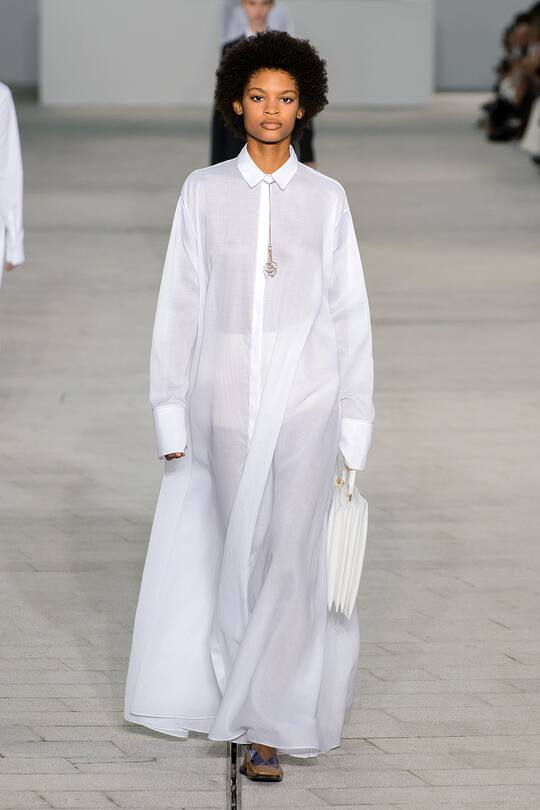 Runway-Bild der Jil Sander Frühjahr/Sommer 2018 Show in Mailand