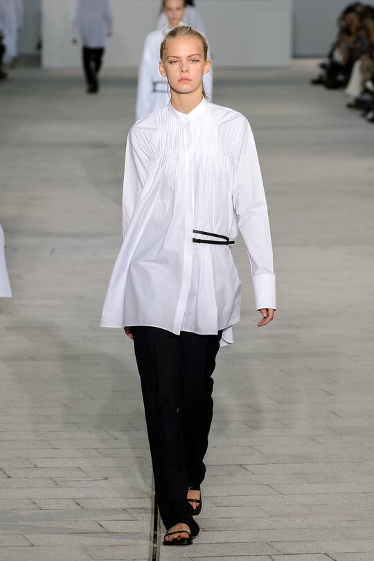 Runway-Bild der Jil Sander Frühjahr/Sommer 2018 Show in Mailand