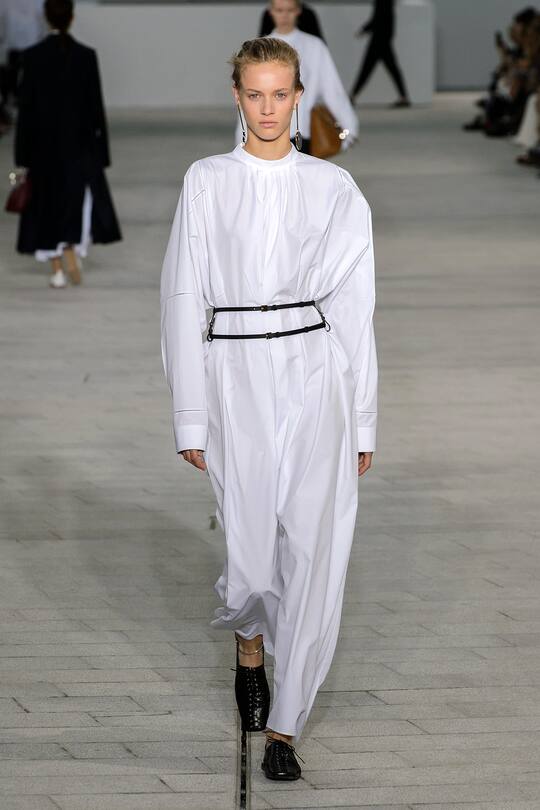 Runway-Bild der Jil Sander Frühjahr/Sommer 2018 Show in Mailand