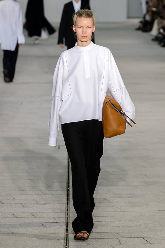 Runway-Bild der Jil Sander Frühjahr/Sommer 2018 Show in Mailand