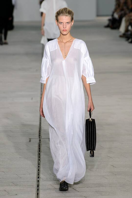 Runway-Bild der Jil Sander Frühjahr/Sommer 2018 Show in Mailand