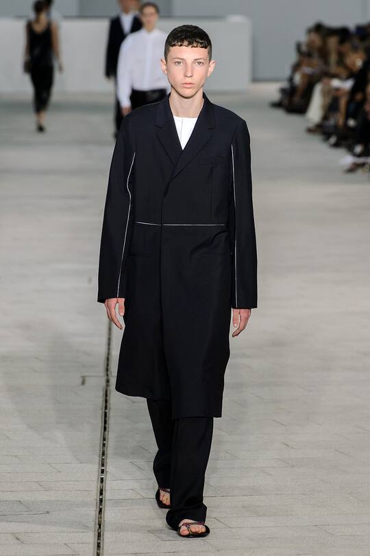 Runway-Bild der Jil Sander Frühjahr/Sommer 2018 Show in Mailand