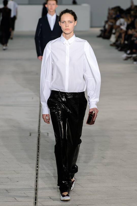 Runway-Bild der Jil Sander Frühjahr/Sommer 2018 Show in Mailand