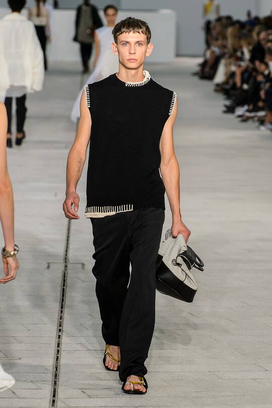 Runway-Bild der Jil Sander Frühjahr/Sommer 2018 Show in Mailand