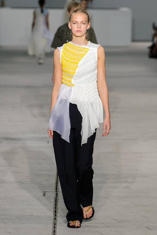 Runway-Bild der Jil Sander Frühjahr/Sommer 2018 Show in Mailand