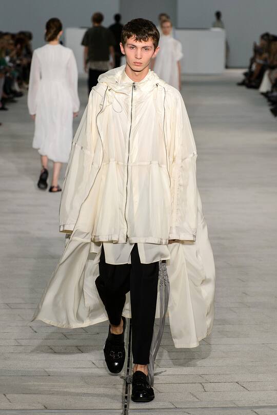 Runway-Bild der Jil Sander Frühjahr/Sommer 2018 Show in Mailand