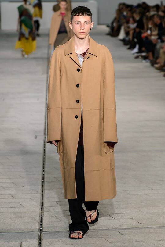 Runway-Bild der Jil Sander Frühjahr/Sommer 2018 Show in Mailand