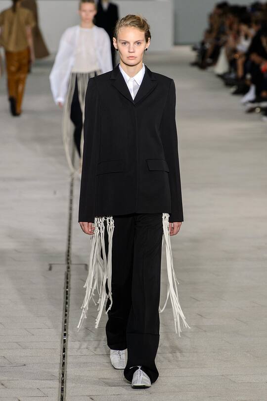 Runway-Bild der Jil Sander Frühjahr/Sommer 2018 Show in Mailand