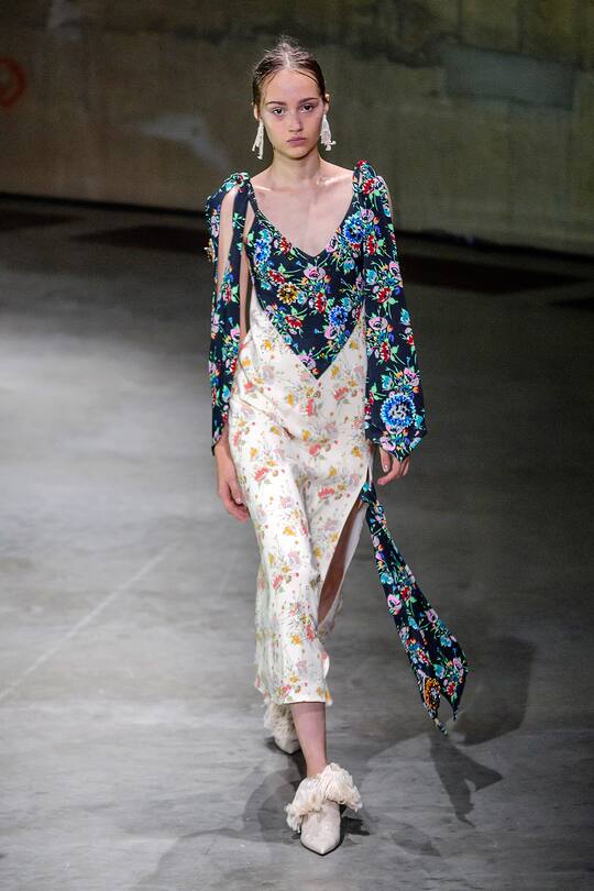 Runway-Bild der Christopher Kane SS18 Show in London