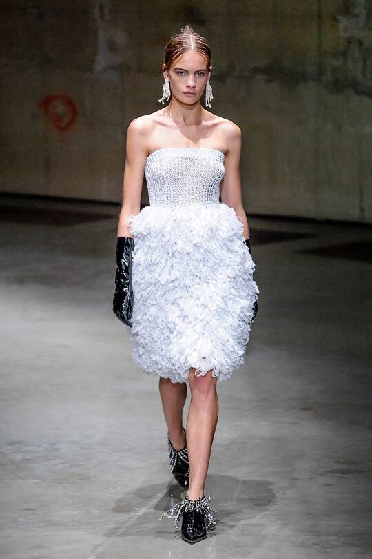 Runway-Bild der Christopher Kane SS18 Show in London