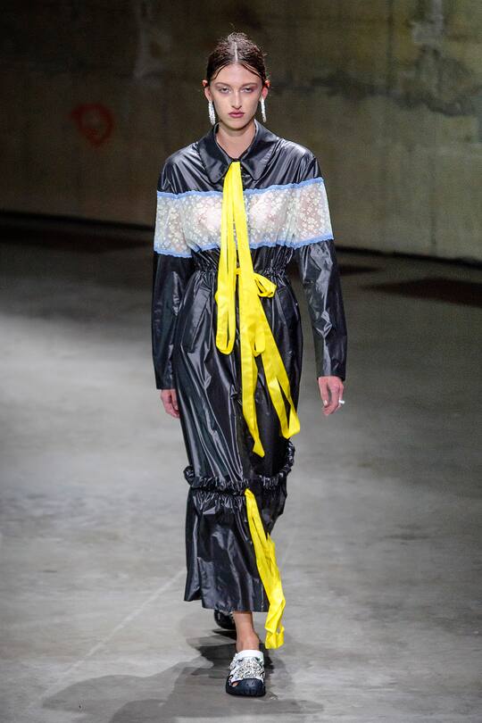 Runway-Bild der Christopher Kane SS18 Show in London