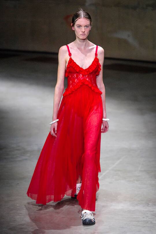 Runway-Bild der Christopher Kane SS18 Show in London