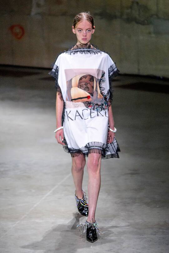 Runway-Bild der Christopher Kane SS18 Show in London