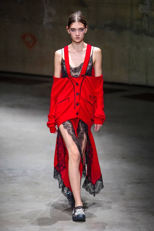 Runway-Bild der Christopher Kane SS18 Show in London