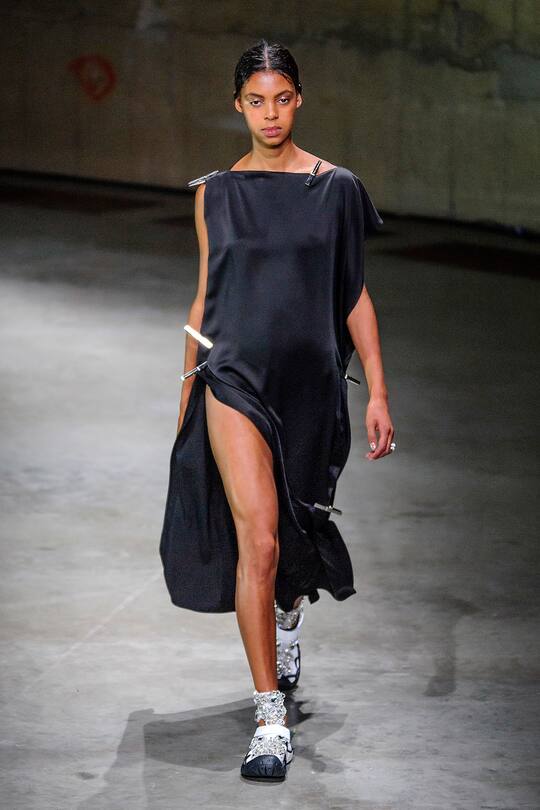 Runway-Bild der Christopher Kane SS18 Show in London