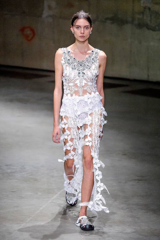 Runway-Bild der Christopher Kane SS18 Show in London