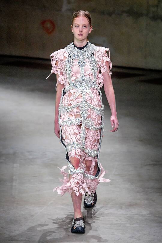 Runway-Bild der Christopher Kane SS18 Show in London