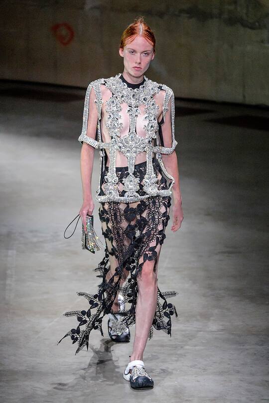 Runway-Bild der Christopher Kane SS18 Show in London