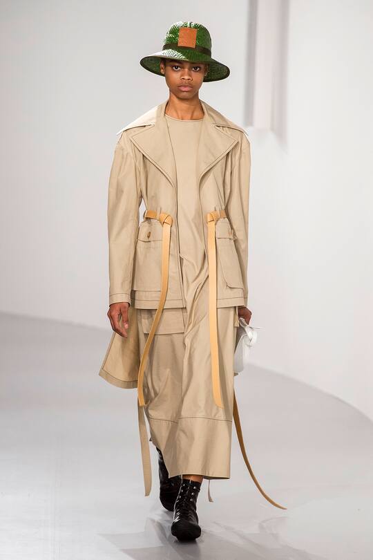 Look von der Loewe Frühjahr/Sommer 2018 Show in Paris