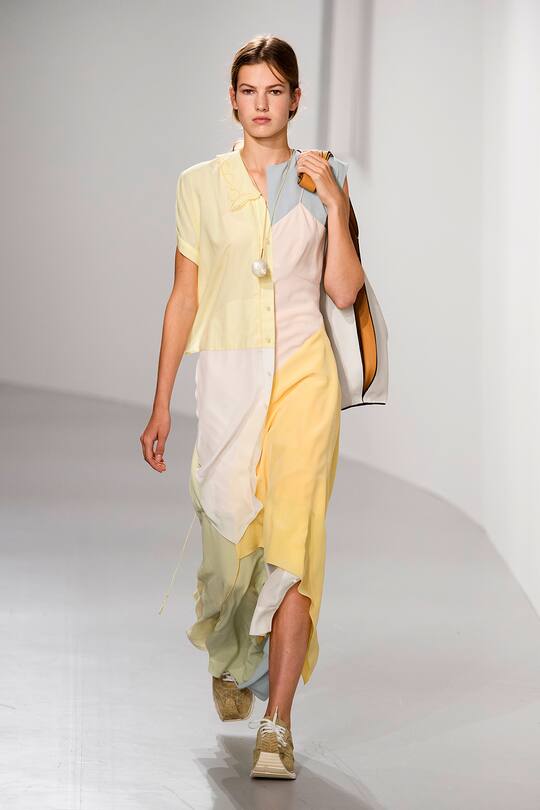 Look von der Loewe Frühjahr/Sommer 2018 Show in Paris
