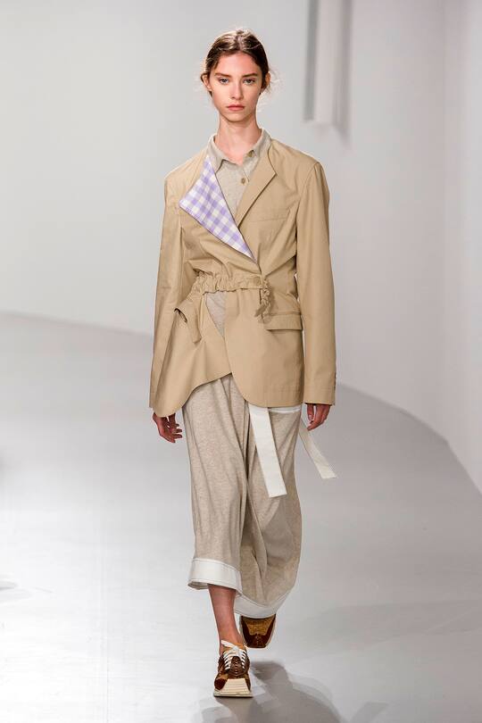 Look von der Loewe Frühjahr/Sommer 2018 Show in Paris