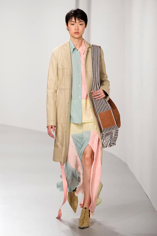 Look von der Loewe Frühjahr/Sommer 2018 Show in Paris