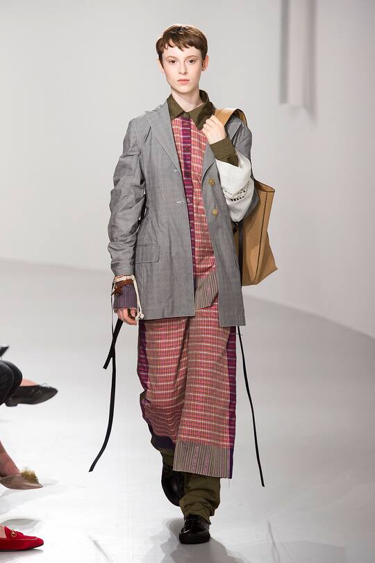 Look von der Loewe Frühjahr/Sommer 2018 Show in Paris