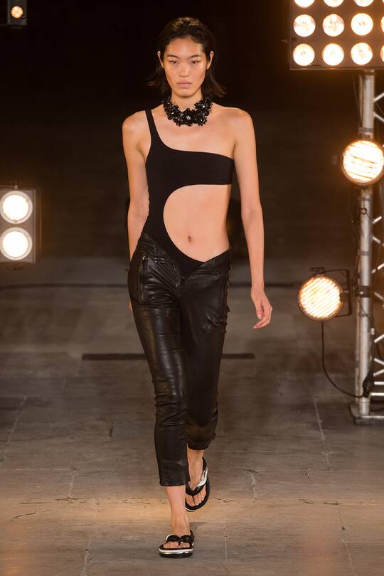 Look von der Isabel Marant Frühjahr/Sommer 2018 Show in Paris