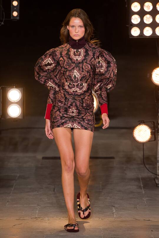 Look von der Isabel Marant Frühjahr/Sommer 2018 Show in Paris