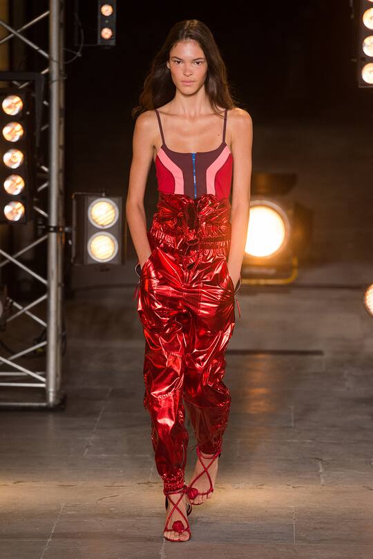 Look von der Isabel Marant Frühjahr/Sommer 2018 Show in Paris