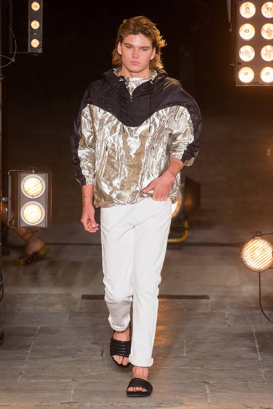 Look von der Isabel Marant Frühjahr/Sommer 2018 Show in Paris