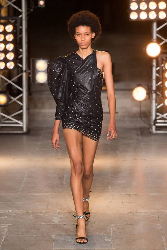 Look von der Isabel Marant Frühjahr/Sommer 2018 Show in Paris