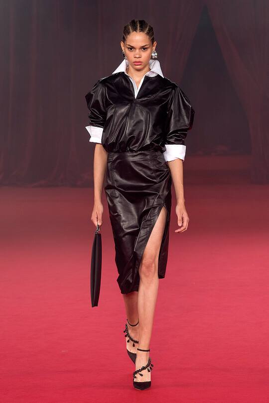 Runway-Bild der Off White Frühjahr/Sommer 2018 Show in Paris