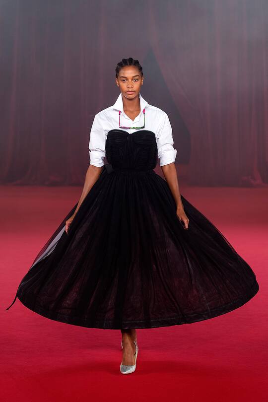 Runway-Bild der Off White Frühjahr/Sommer 2018 Show in Paris