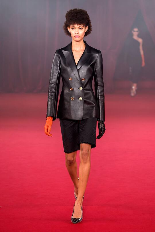 Runway-Bild der Off White Frühjahr/Sommer 2018 Show in Paris