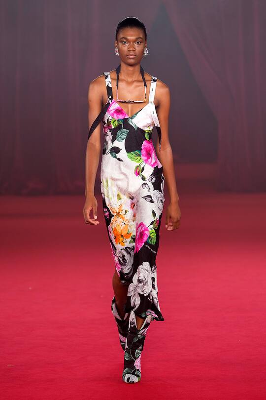 Runway-Bild der Off White Frühjahr/Sommer 2018 Show in Paris