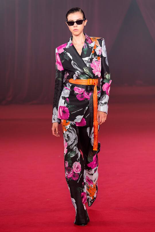 Runway-Bild der Off White Frühjahr/Sommer 2018 Show in Paris