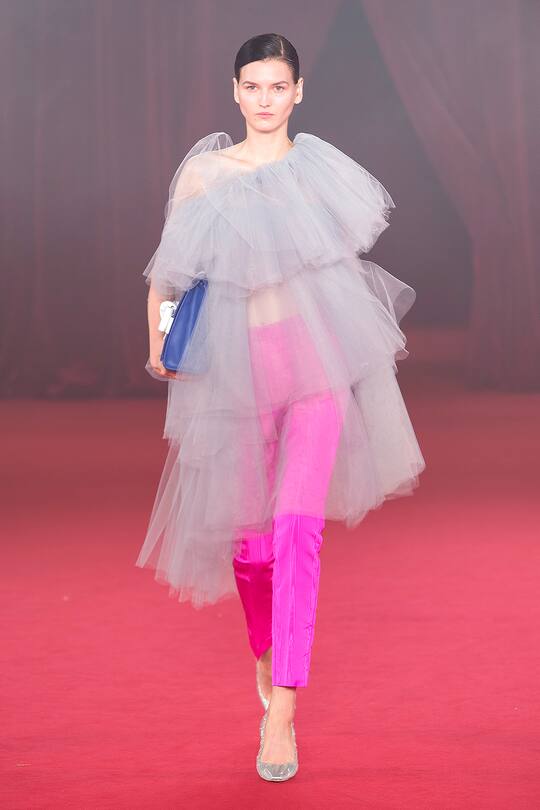 Runway-Bild der Off White Frühjahr/Sommer 2018 Show in Paris