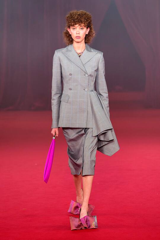 Runway-Bild der Off White Frühjahr/Sommer 2018 Show in Paris