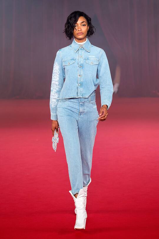 Runway-Bild der Off White Frühjahr/Sommer 2018 Show in Paris