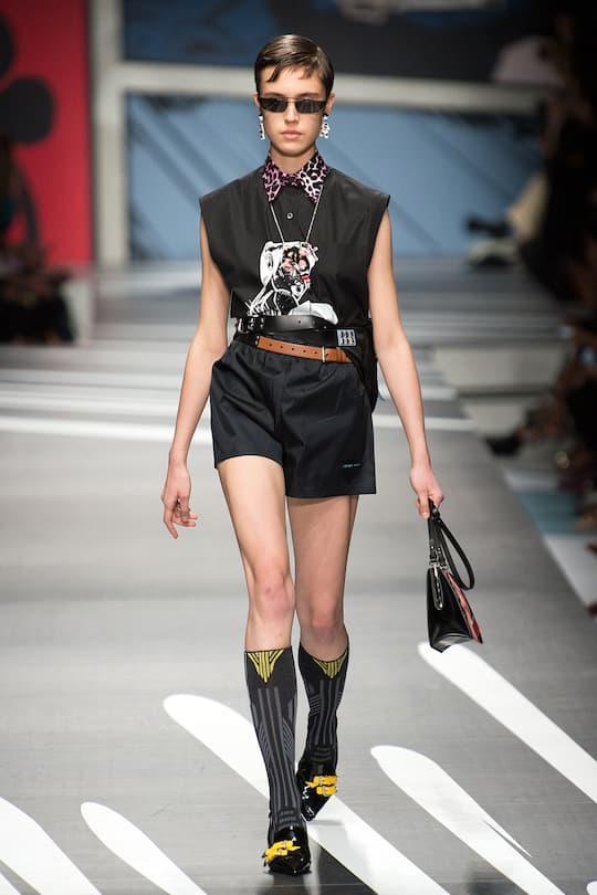 Runway-Bild der Prada Frühjahr/Sommer 2018 Show in Mailand