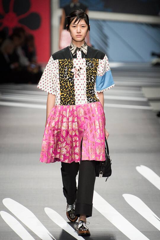 Runway-Bild der Prada Frühjahr/Sommer 2018 Show in Mailand