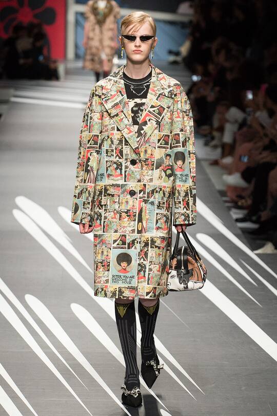 Runway-Bild der Prada Frühjahr/Sommer 2018 Show in Mailand