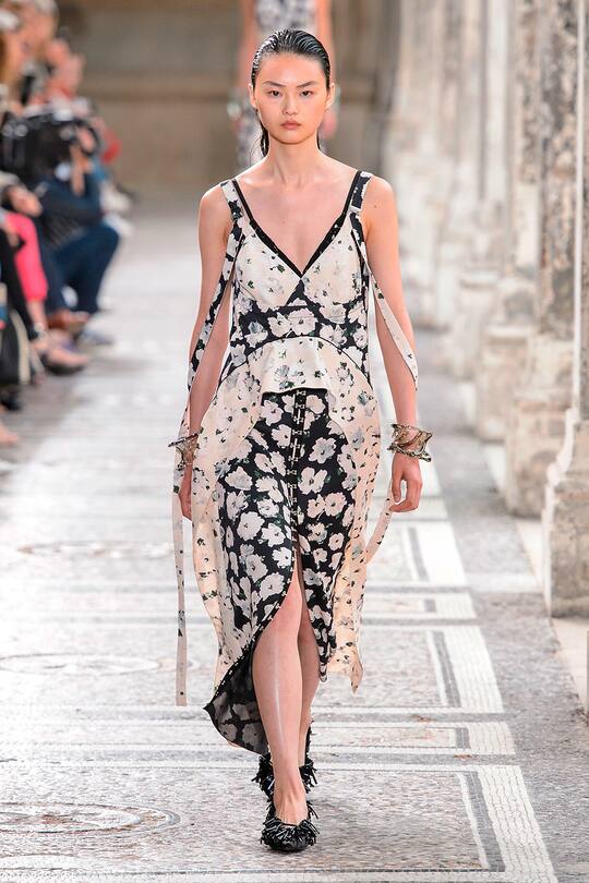 Runway-Bild der Proenza Schouler Frühjahr/Sommer 2018 Show in Paris