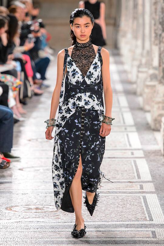 Runway-Bild der Proenza Schouler Frühjahr/Sommer 2018 Show in Paris